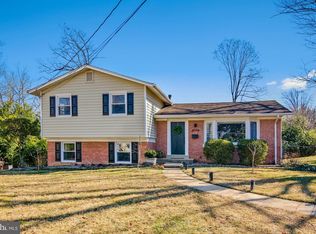 8008 W Rockglen Ct, Springfield, VA 22152