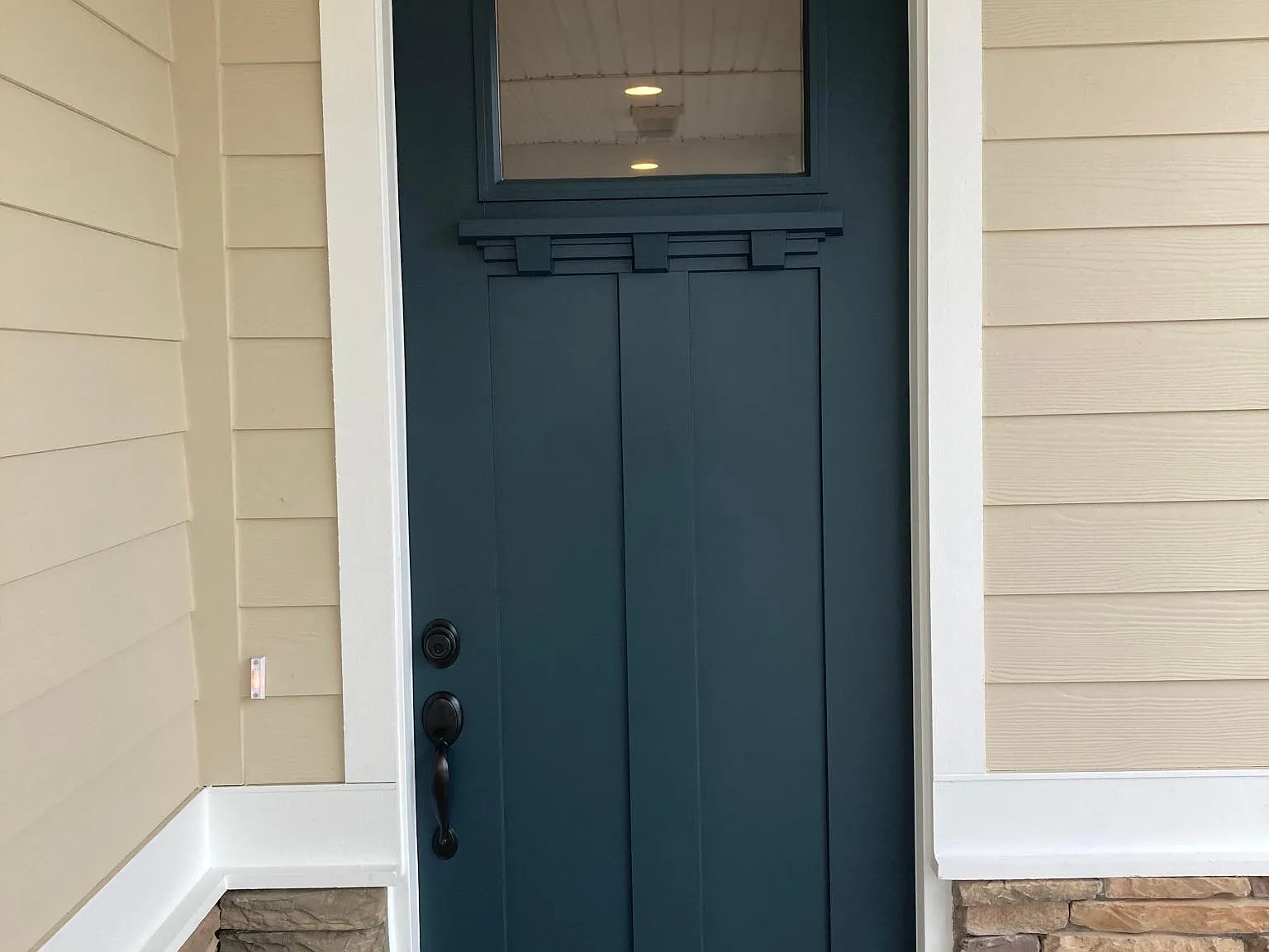 4 bed, 2600 sqft, $3,200 — Photo 2