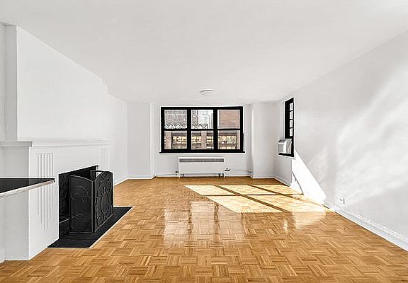3rd image of 310 E 44th St APT 1711