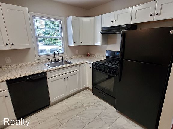 3rd image of 1613 S Polk St APT 5