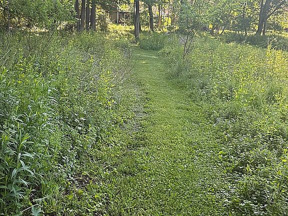 5th image of 570 Hooper Rd