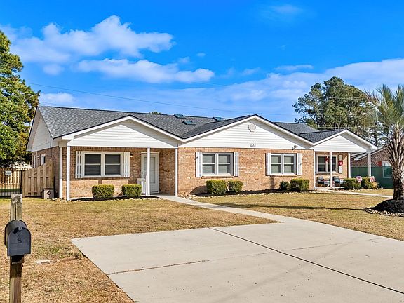 2nd image of 1004 Belle Dr.