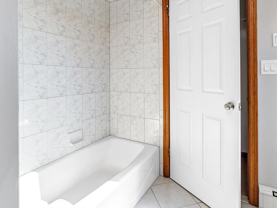 1st image of 38A Perry Ave