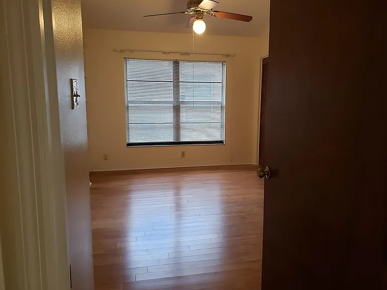 1517 Vernon Ct — Photo 6