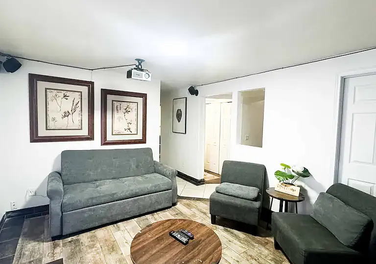 S Saphire Cir — Photo 2