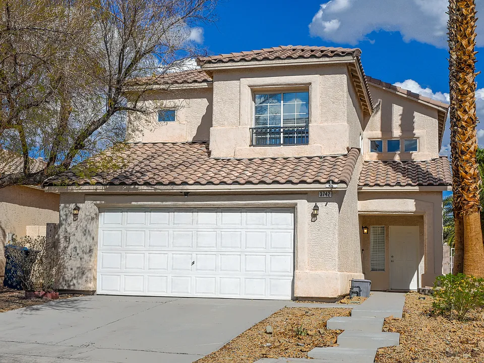 3742 Crest Horn Dr
