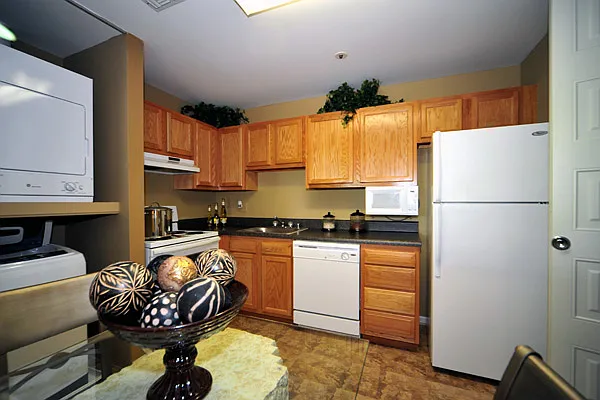 Country Meadows Apartments — Photo 39