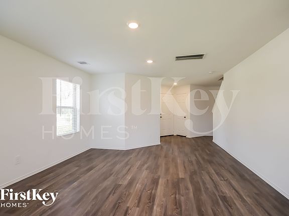 4th image of 1302 Vincente Ct