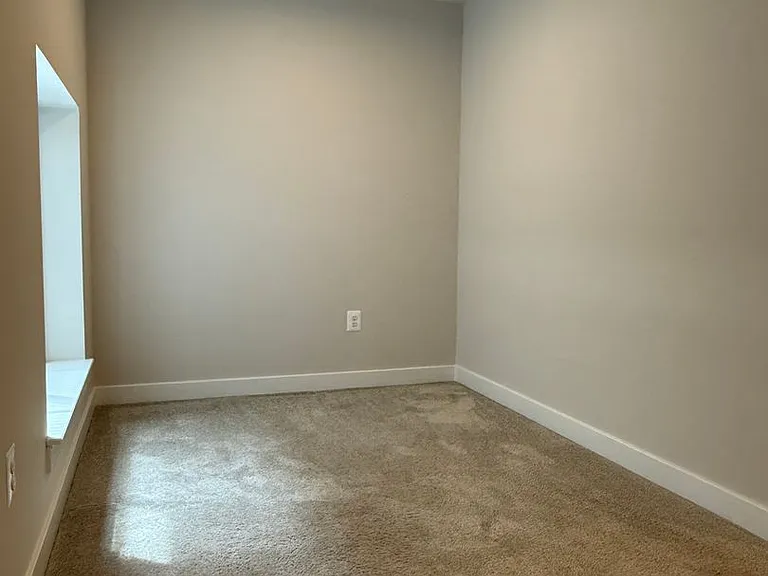 506 Ladywell St — Photo 34