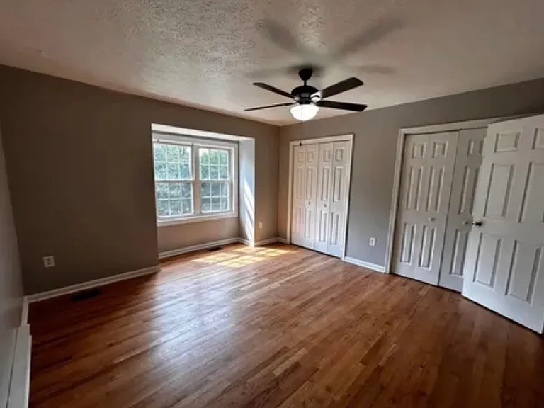 543 Gray Ave — Photo 3