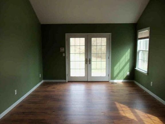 5th image of 221 Almahurst Dr