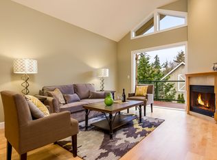 360 Knechtel Way NE UNIT 305, Bainbridge Island, WA 98110