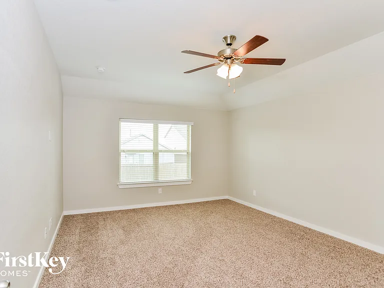 10518 Rosalina Loop — Photo 6