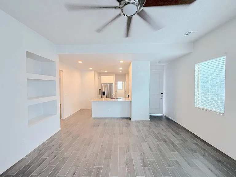 5777 Cosmo Ct NE — Photo 13