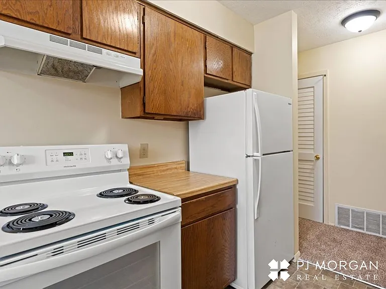 Oakbrook Apartments — Photo 8