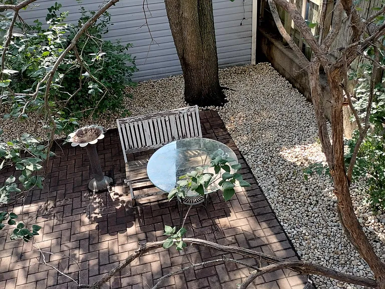3046 N Leavitt St #2 — Photo 43