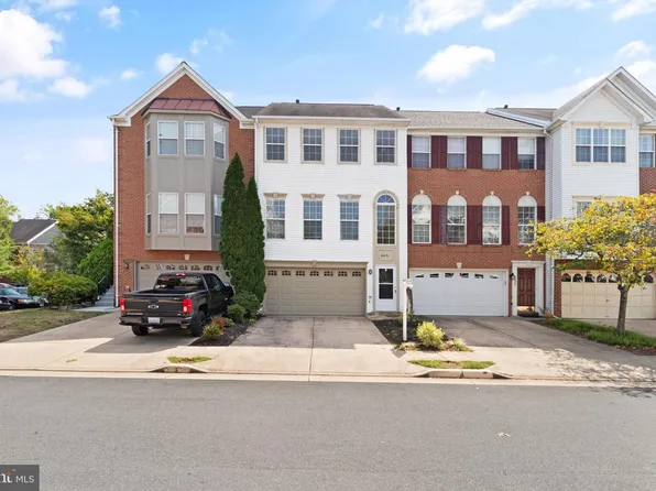 6631 Hunter Creek Ln, Alexandria, VA 22315