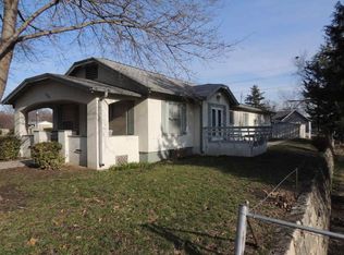 210 W Court St, Clay Center, KS 67432