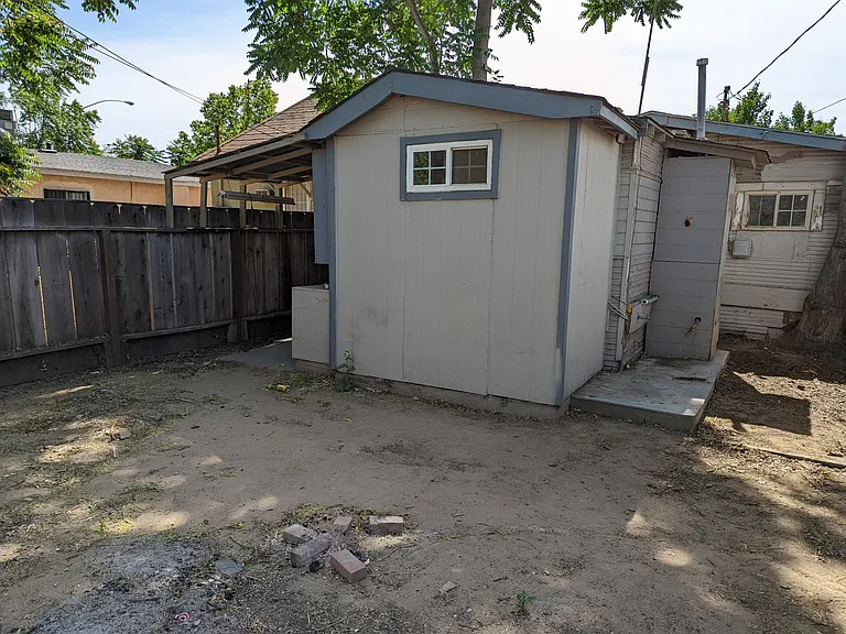 215 I St — Photo 7