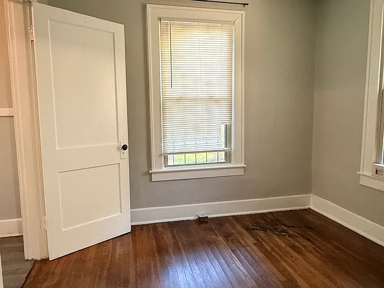 2378 Boyle Ave — Photo 11
