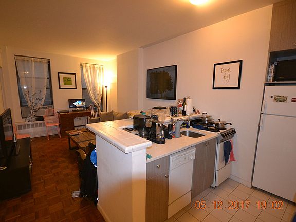 4th image of 131 Sullivan St APT 4C
