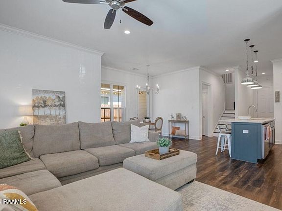 5th image of 111 Oak Village Dr