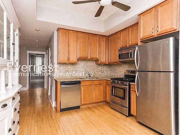 3rd image of 821 N Winchester Ave #3