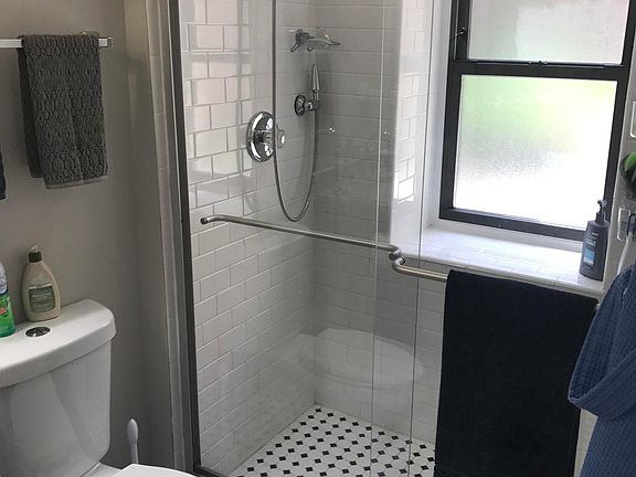 4th image of 5806 N Kenmore Ave #M