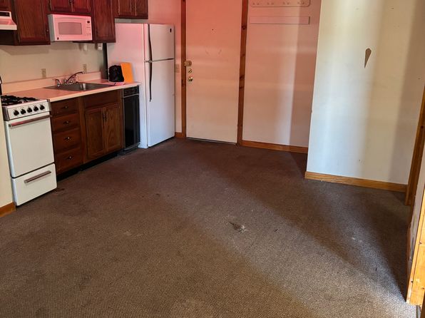 1055 Main St #1