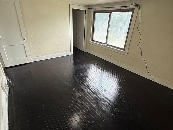 4th image of 1485 E 172nd St