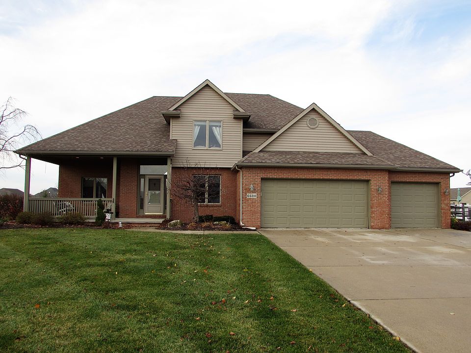 Exterior Front-Curb Appeal!