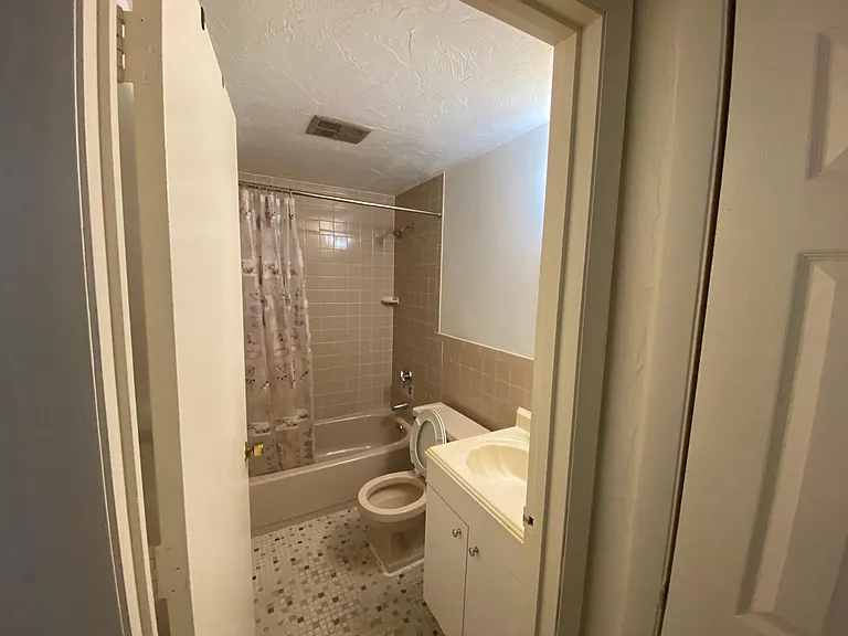 20 Erick Rd #20B — Photo 5