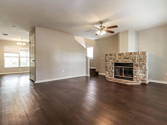 4th image of 2415 Sagemont Dr