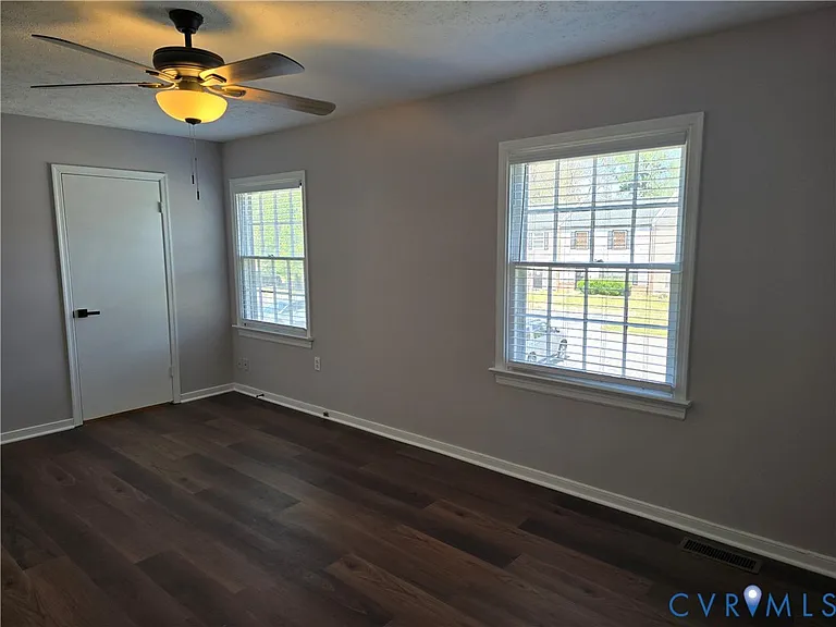 419 Airycrest Dr — Photo 23