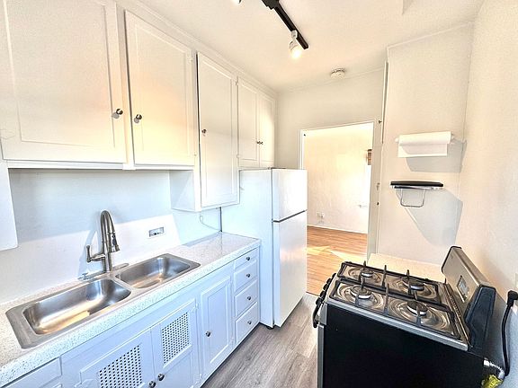 4th image of 3045-3049 Juniper St #3045-1/2