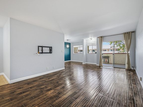 4th image of 2444 E Del Mar Blvd Unit 305