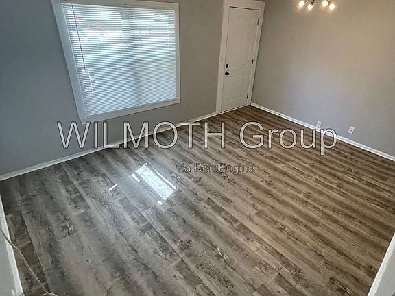 4th image of 3121 N Temple Ave