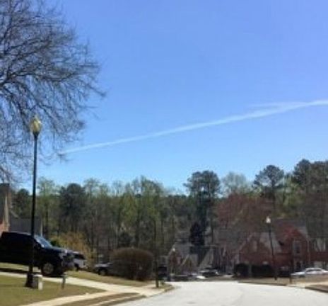 Exterior Neighborhood (street photo)
