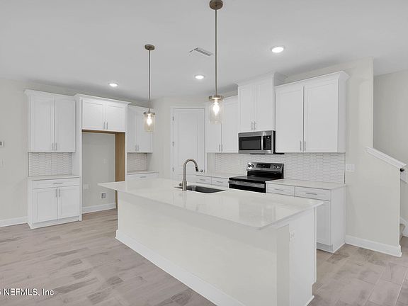 5th image of 101 BIG PINE Lane