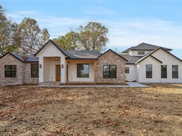 3335 S Barrington Rd, Fayetteville, AR 72704