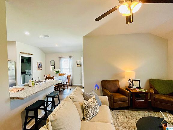 3rd image of 398 Andrew Ln