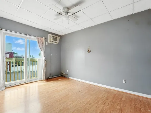 163 Lincoln Street image 12 of 27