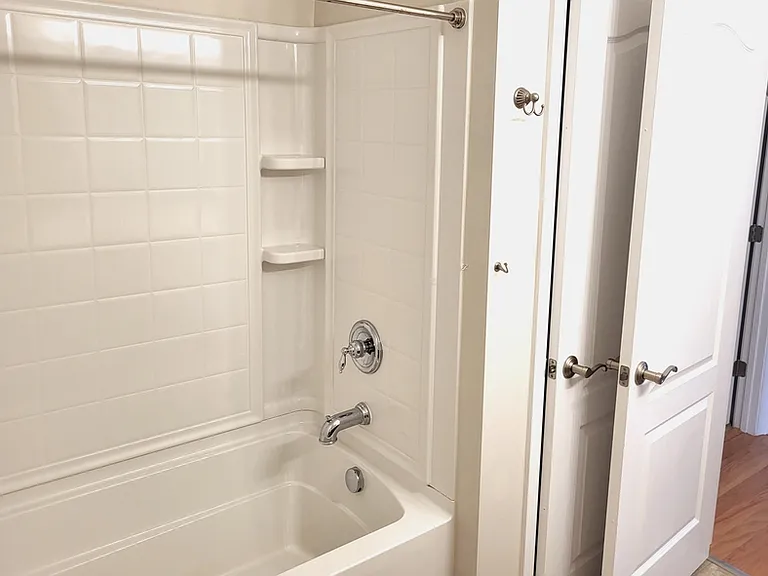 105 Clubhouse Dr — Photo 32