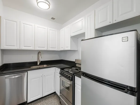 207 East 37th Street image 4 of 12