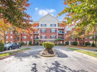 0S099 Lee Ct Unit 207, Winfield, IL 60190