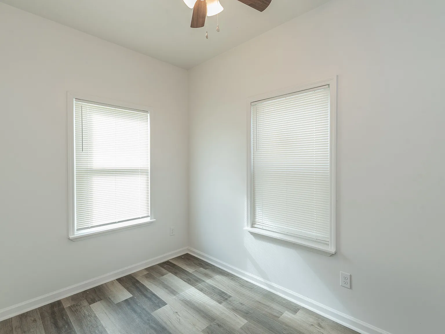 2 bed, 605 sqft, $1,000 — Photo 4