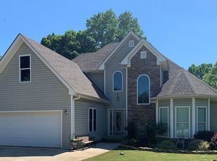 1065 River Bluff Dr, Winder, GA 30680