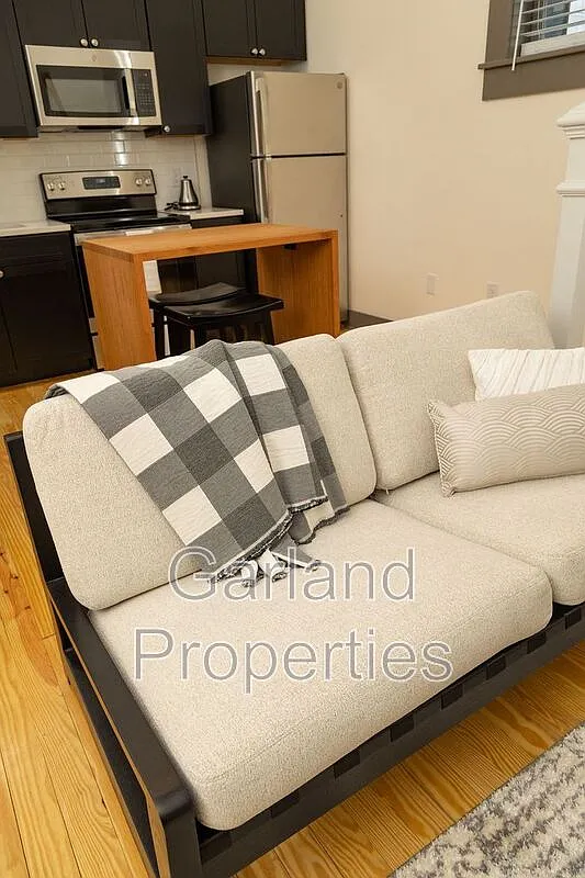829 Salem Ave SW — Photo 1