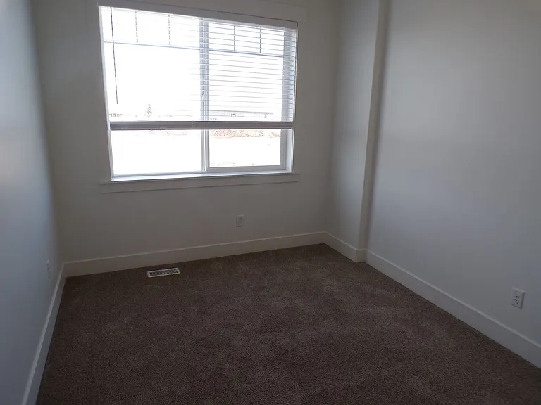 475 Huckleberry Ln — Photo 23