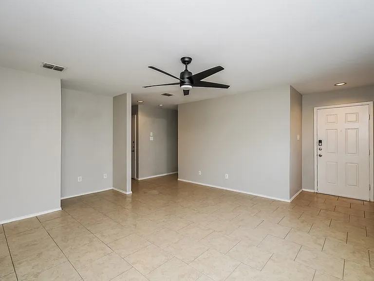 1453 Castle Ridge Rd — Photo 3